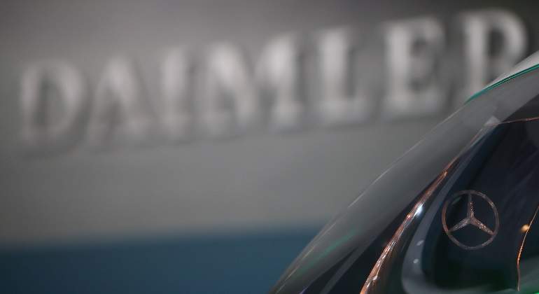 daimler-logo-mercedes-borroso-reuters-770x420.jpg