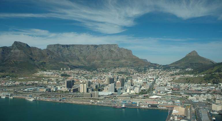 ciudad-cabo-sudafrica-panoramica-770-dreamstime.jpg