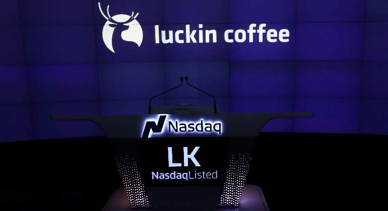 debut-nasdaq-wall-street-luckin-coffee-starbucks-chino-17mayo2019-reuters-770x420.jpg