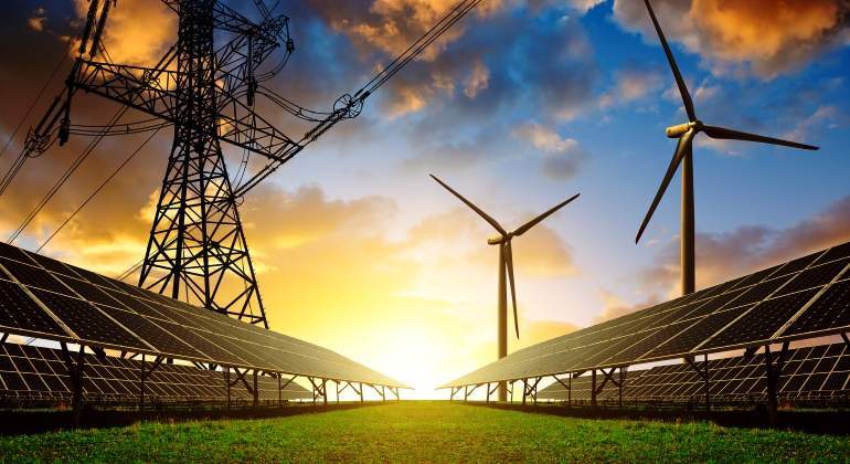 energia-renovables-electrica-solar-paneles-molinos-eolica-istock.jpg
