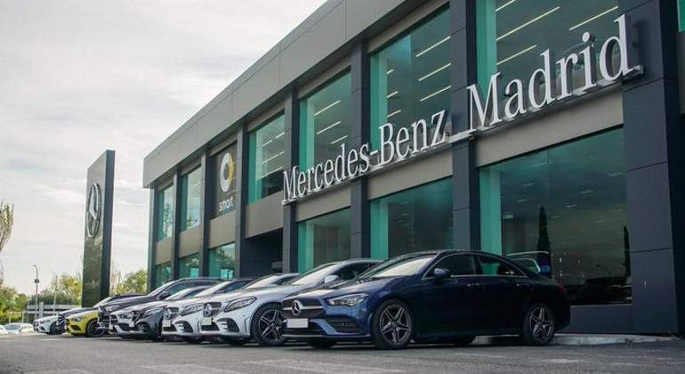 mercedes-benz-retail.jpg