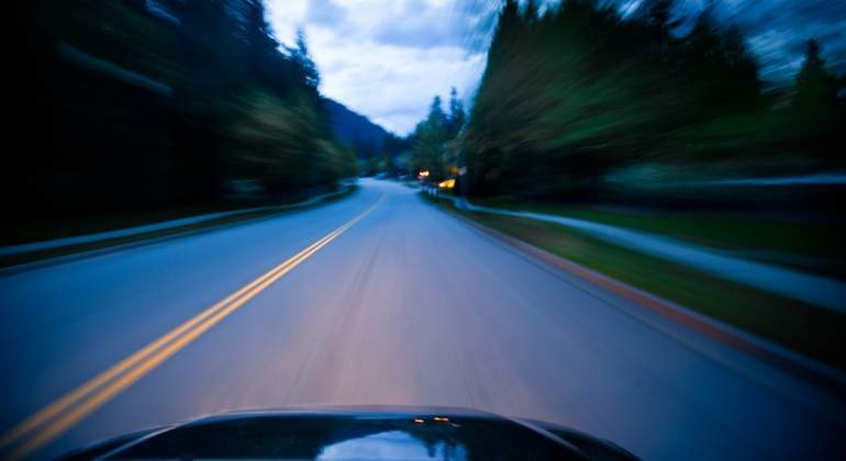 carretera-coche-velocidad-dreams.jpg