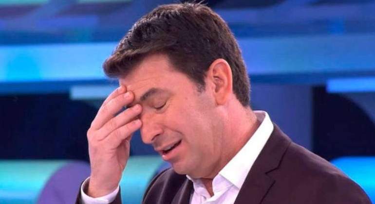 ahora-caigo-arturo-valls.jpg