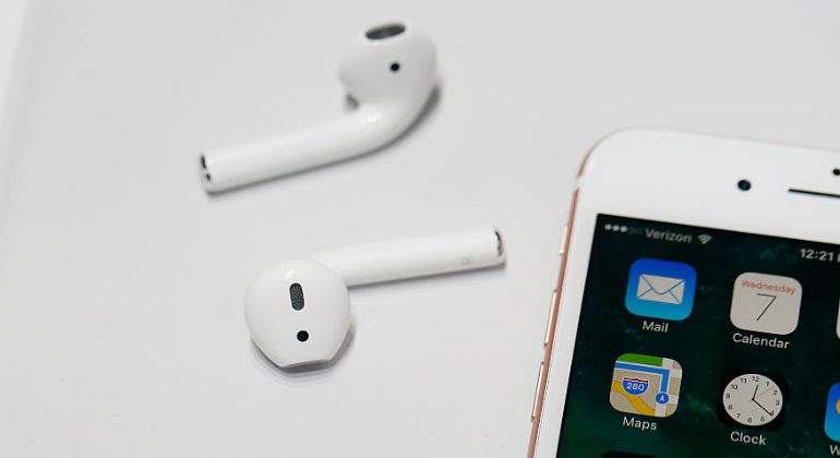 airpods-2.jpg