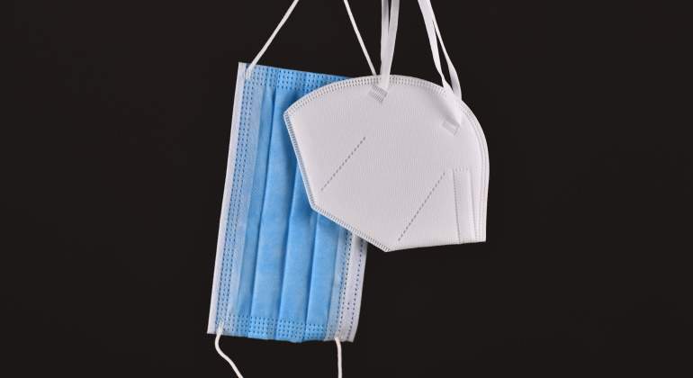 doble-mascarilla-quirurgica-ffp2-tercera-ola-covid-19.jpg