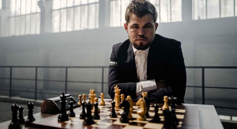 Magnus-Carlsen-PlayMagnus.jpg