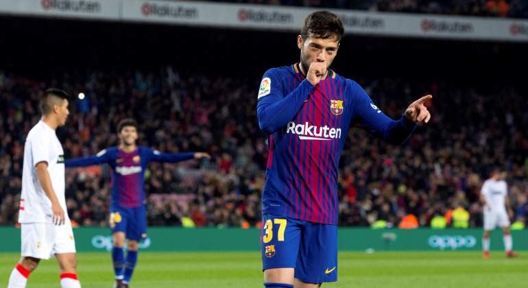 Arnaiz-celebra-gol-Campnou-Alena-fondo-2017-efe.jpg