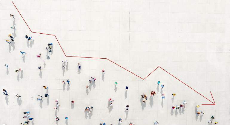 personas-grafico-flecha-abajo-caida-empleo-getty-770x420.jpg