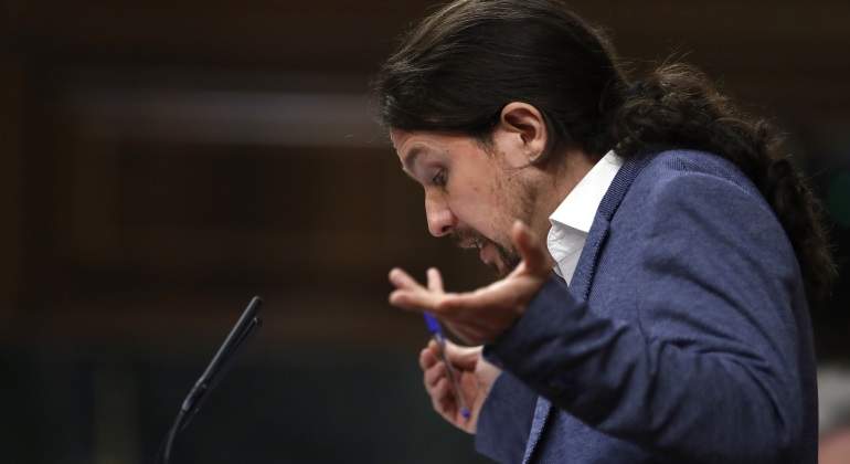 pablo-iglesias-mocion-rajoy-mano-efe.jpg