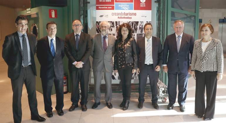 fitur-2017.jpg