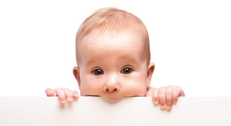 Bebe-asombrado-Dreamstime.jpg