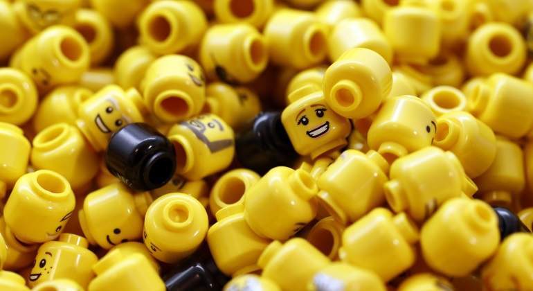lego-cabezas-dreamstime.jpg