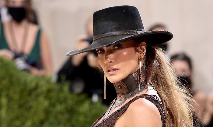jennifer-lopez-met-2021-770.jpg