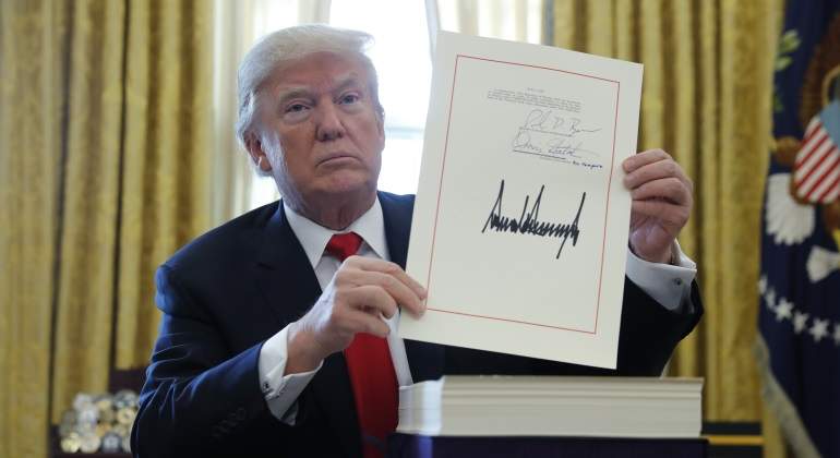 trump-firma-reforma-fiscal-reuters.jpg