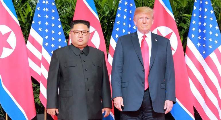 trump-kim-encuentro-banderos-770x420-reuters.jpg