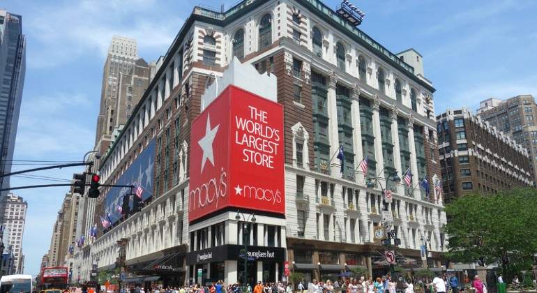 macys-dreamstime.jpg