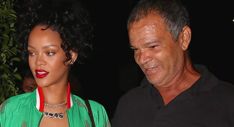 rihanna-padre-corona-770.jpg