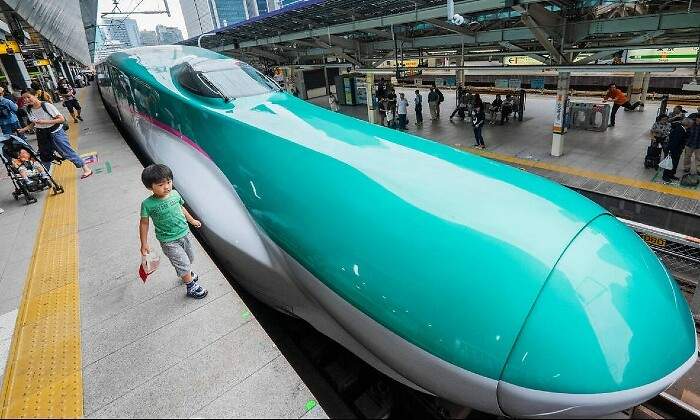 japon-tren--bala-slamy.jpg