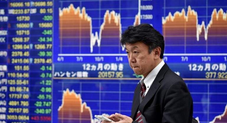 nikkei-azul-efe.jpg