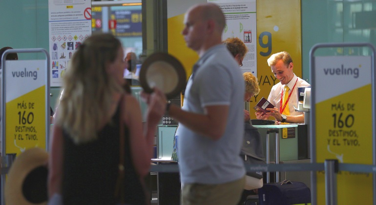 vueling-pasajeros-cancelaciones-efe.jpg