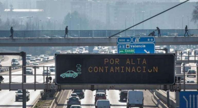 alta-contaminacion-cartel-efe.jpg