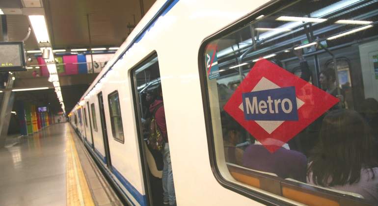 metro-madrid-coche-ventana.jpg