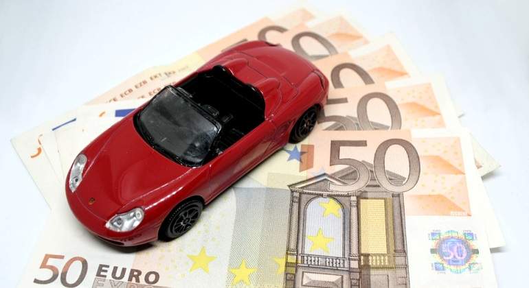 Coche-dinero-Pixabay.jpg