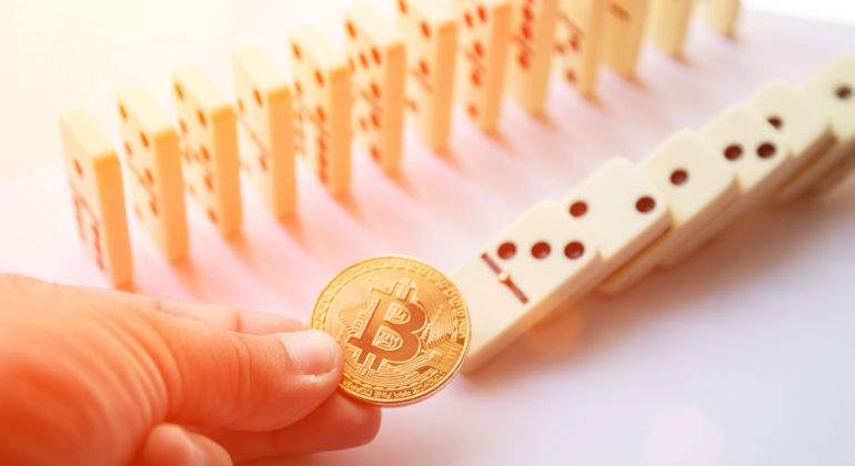 bitcoin-domino.jpg