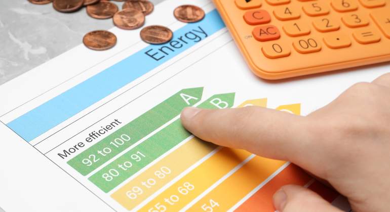 eficiencia-energetica-clasificacion-calculadora-dreamstime.jpg