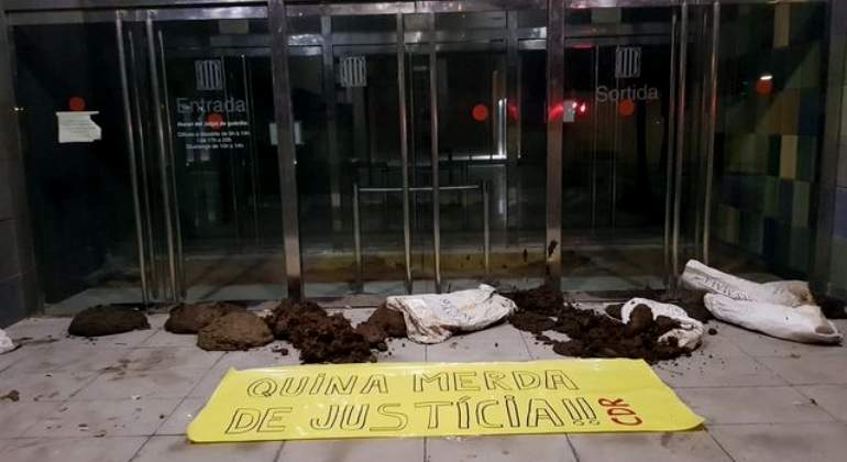 excrementos-juzgados-cataluna-cdr.jpg