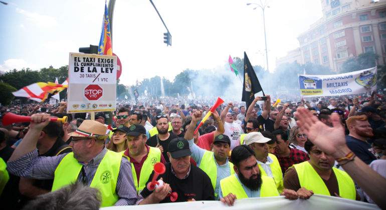 taxi-manifestacion-mayo17.jpg