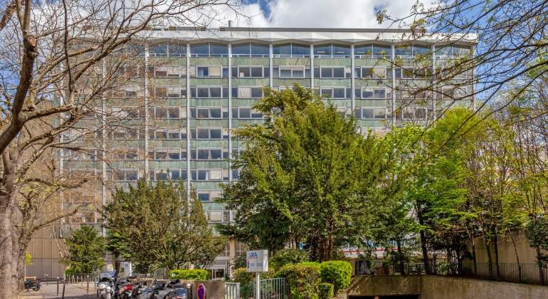 Colonial avenue Emile Zola (2).jpg