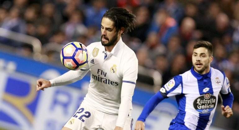 Isco-controla-2017-Riazor-EFE.jpg