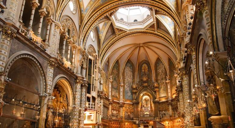 MonasteriorMontserrat-interior-Dreamstime.jpg