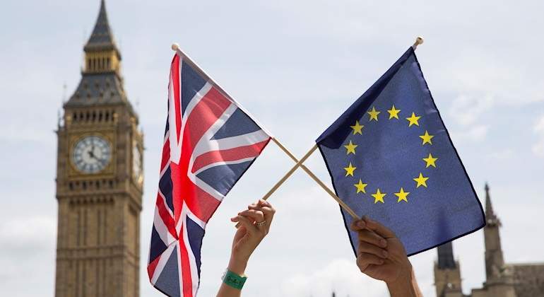 big-ben-banderas-brexit-efe.jpg
