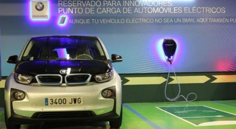 punto-carga-bmw-corte-ingles.jpg