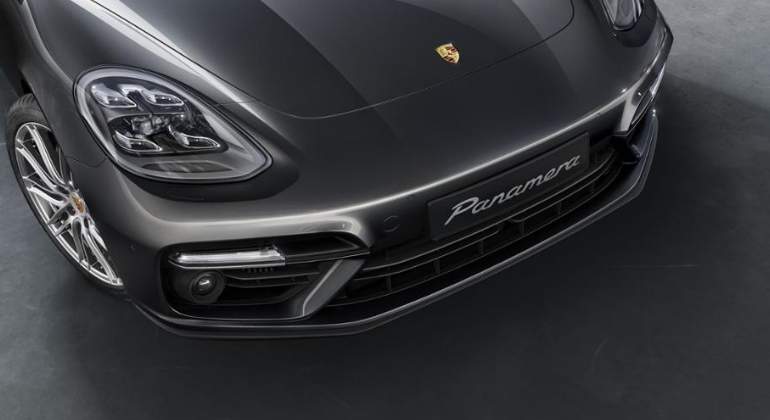 porsche-panamera-logo.jpg