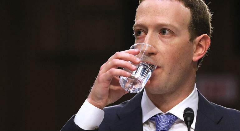 zuckerberg-facebook-vaso-getty.jpg