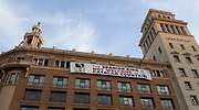 Independentistas cuelgan dos pancartas contra el Rey en los enclaves del homenaje a las víctimas del 17-A