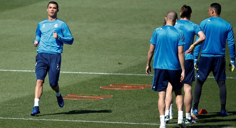 CR7-entreno-companeros-champions-2016-reuters.jpg