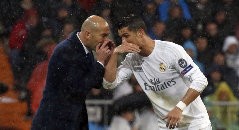 Zidane-CR7-lluvia-wolfsburgo-2016-reuters.jpg