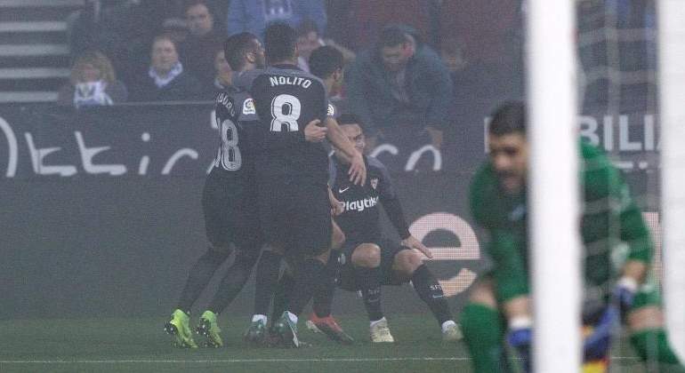 sevilla-celebra-niebla-efe.jpg