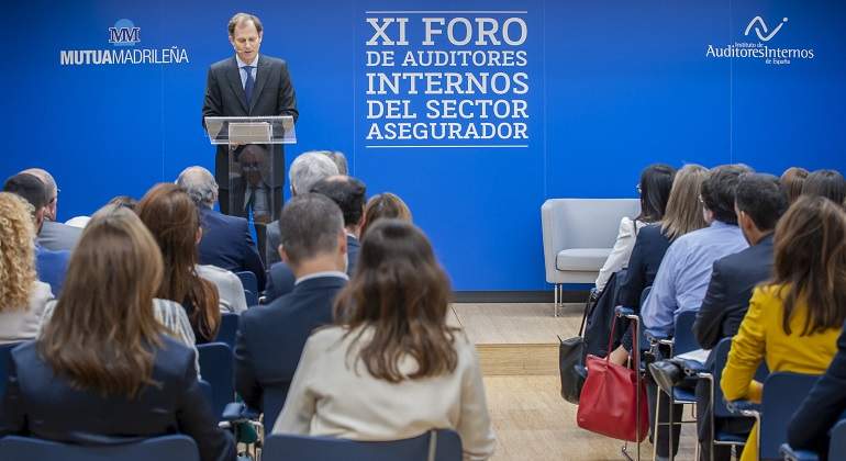 ManuelAlzua-Seguro-Auditores.jpg