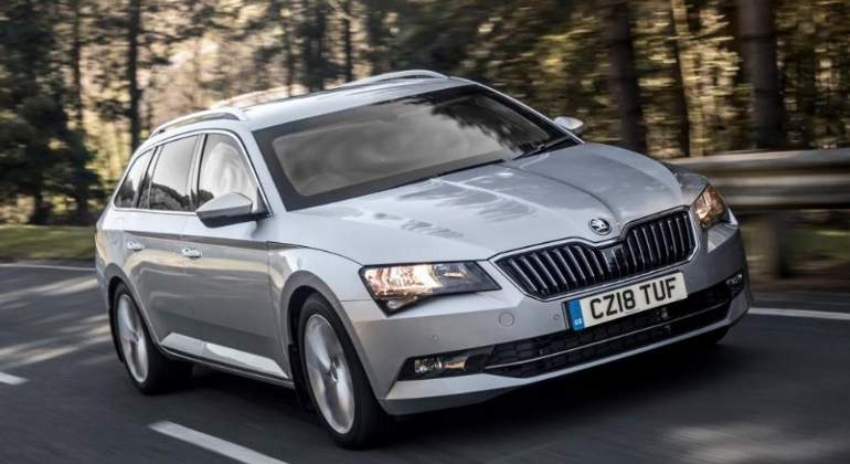 skoda-superb-combi-blindado-2018-01.jpg