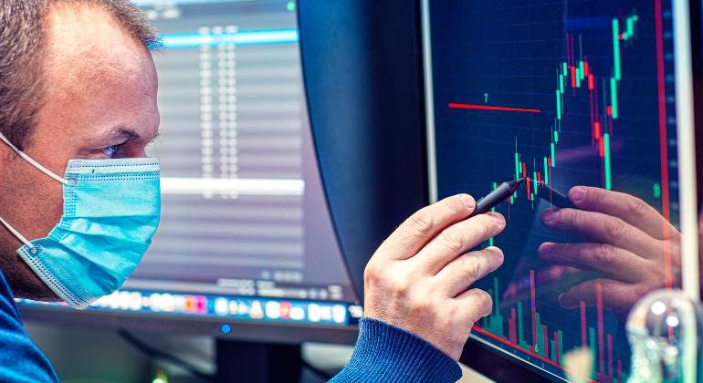 broker-senala-bolsa-velas-istock.jpg