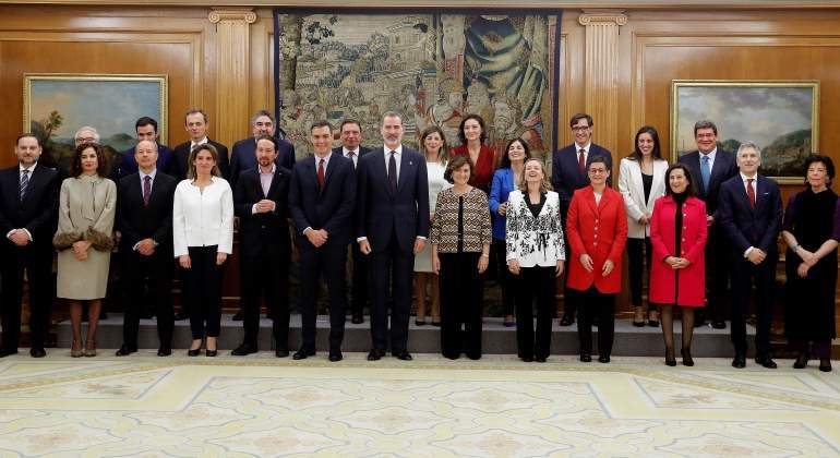 fotofamilia-nuevogobierno-zarzuela-efe.jpg