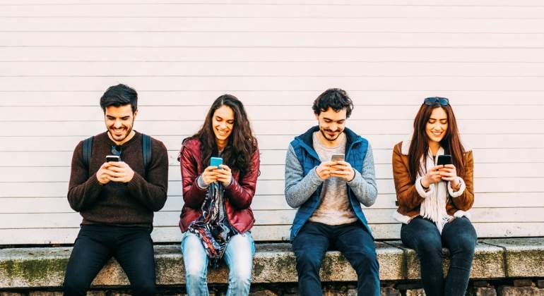 movil-jovenes.jpg