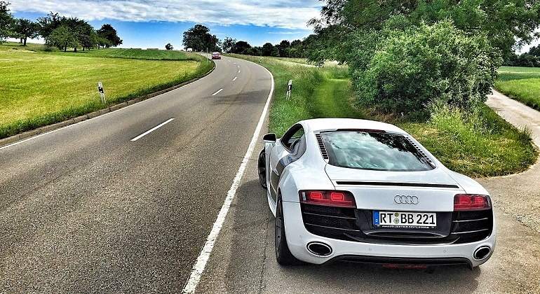 coche-automovil-carretera-770x420-pixabay.jpg
