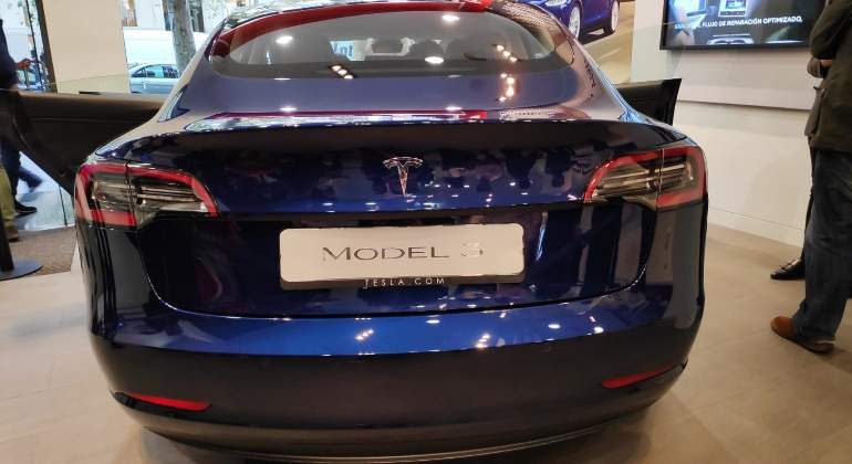 tesla-model-3-madrid-02.jpg