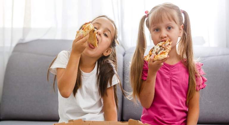 ninas-comiendo.jpg